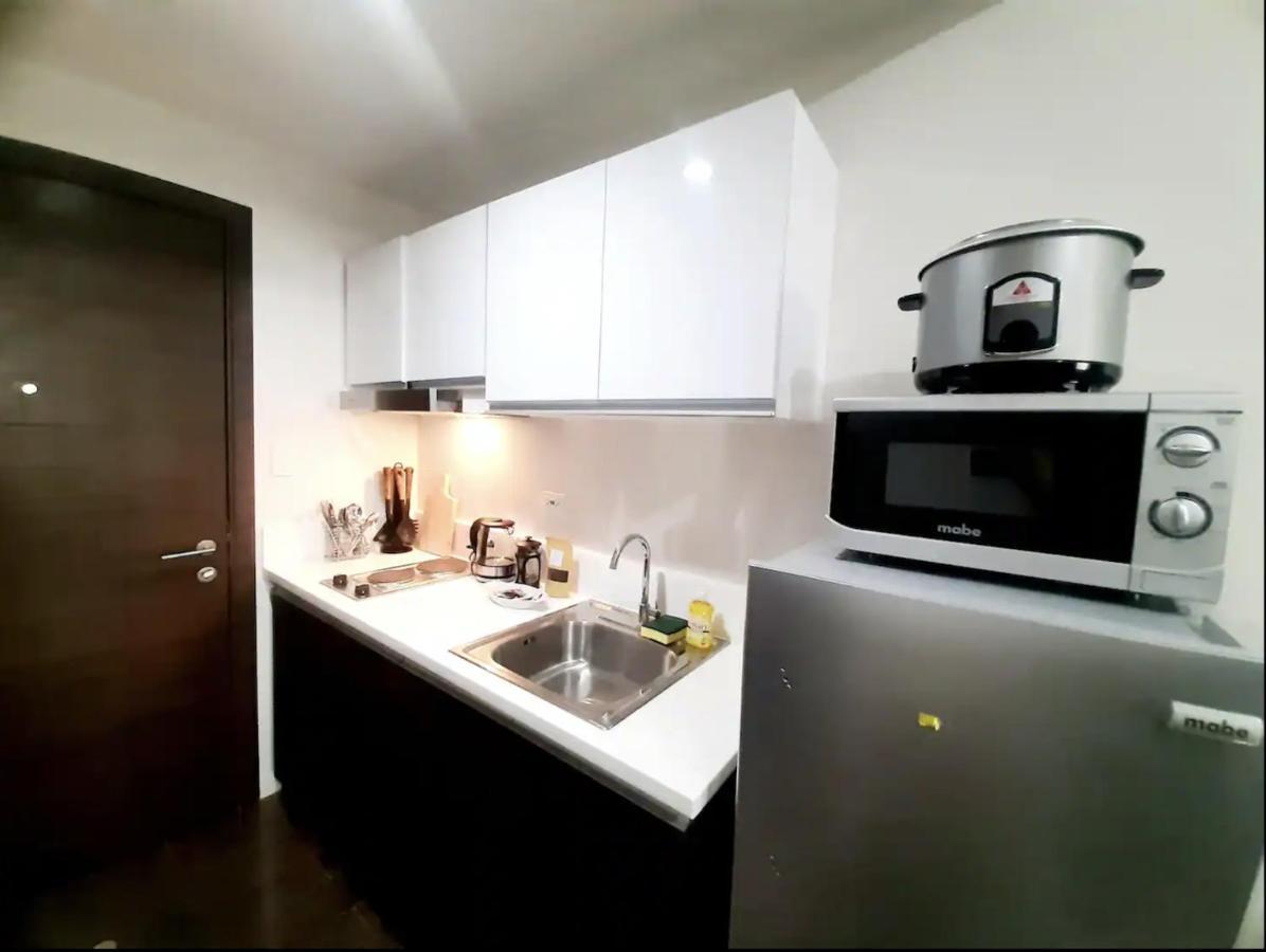 Air Residence Makati Manila Exterior photo
