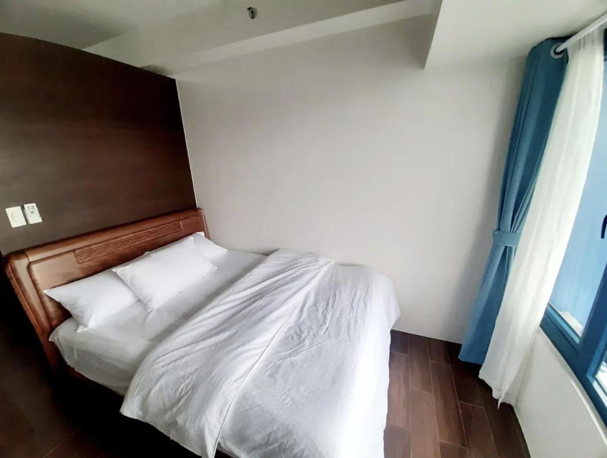 Air Residence Makati Manila Exterior photo